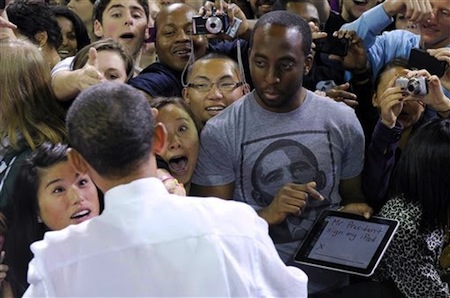 Obama Signing iPad Photo