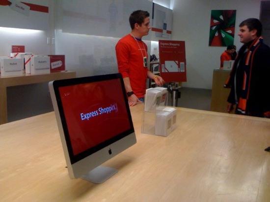 Apple Store Genius t-shirt rouge