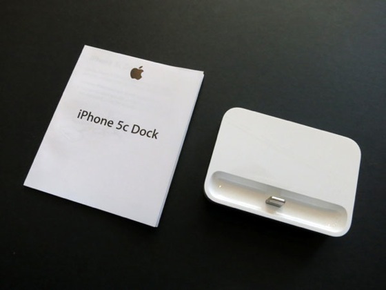 iPhone 5c Dock 2