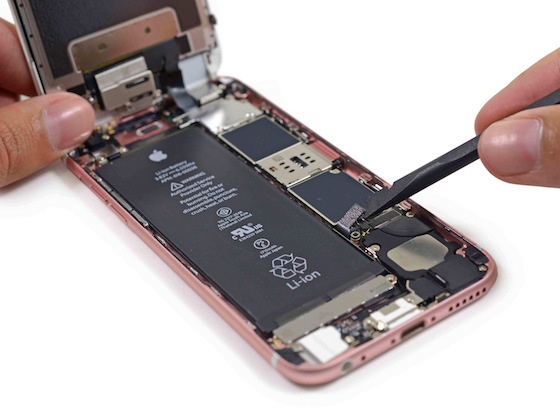 iPhone 6s Demontage Batterie