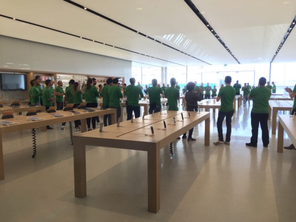 Apple Store Marseille Employes