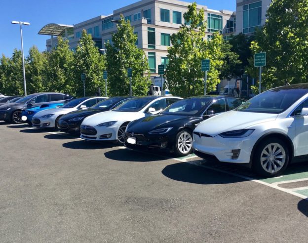 Apple Employes Tesla Parking