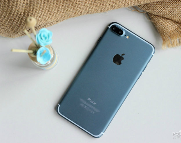 iPhone 7 Plus Bleu Nuit 5