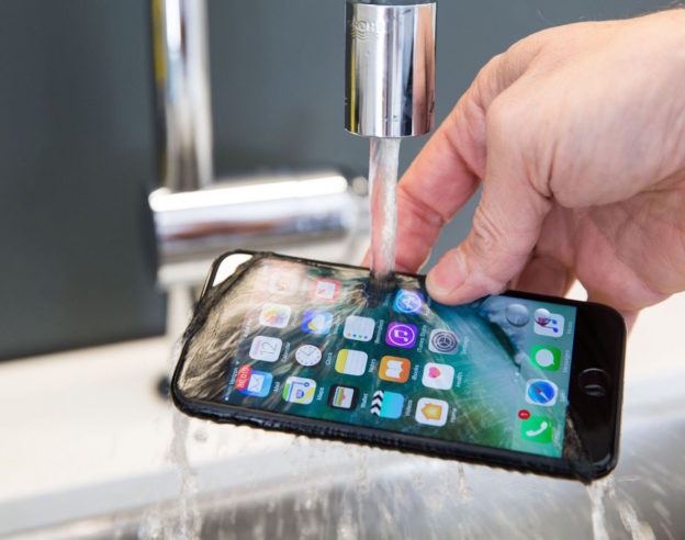 iphone-7-eau