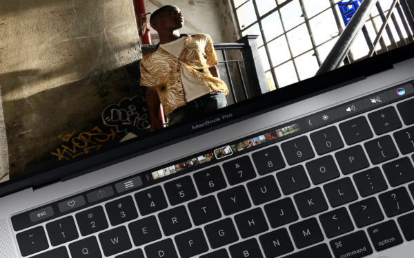 macbook-pro-2016-touch-bar-photos