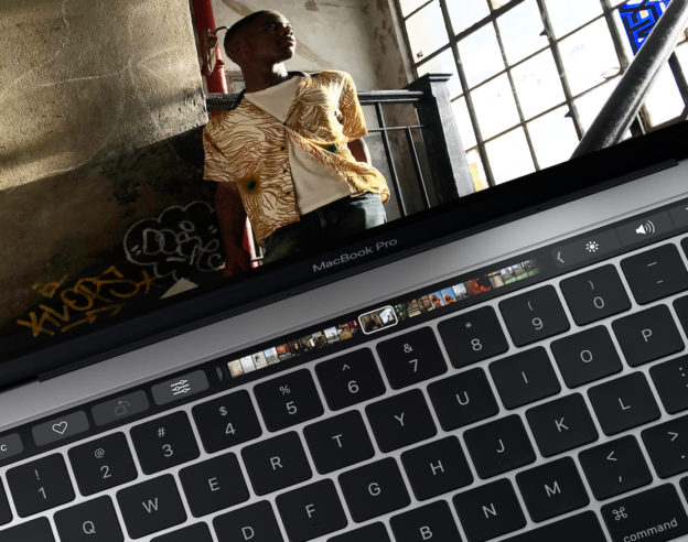 macbook-pro-2016-touch-bar-photos