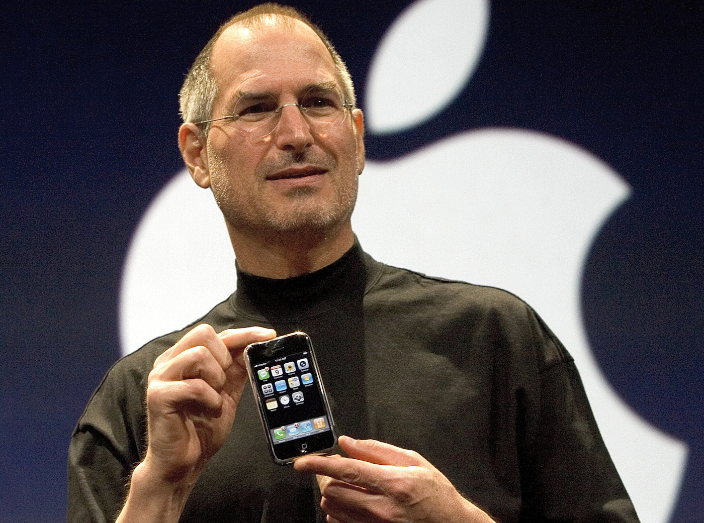 steve-jobs-iphone-2007