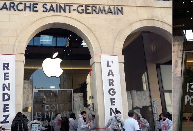 Attac Repeint Apple Store Saint Germain Evasion Fiscale
