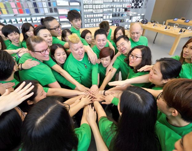 Apple Store T-Shirt Vert Employes Journee Terre