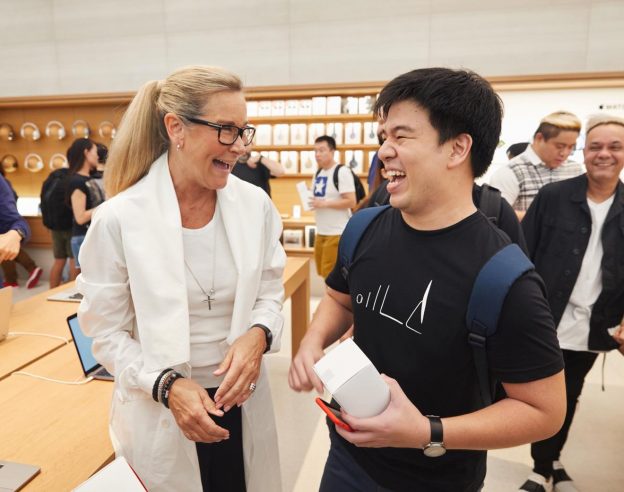 Apple Store Singapour Angela Ahrendts