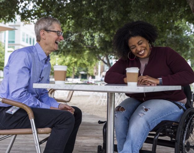 Tim Cook Personne Fauteuil Roulant