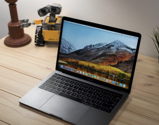 MacBook Pro Touch Bar macOS High Sierra
