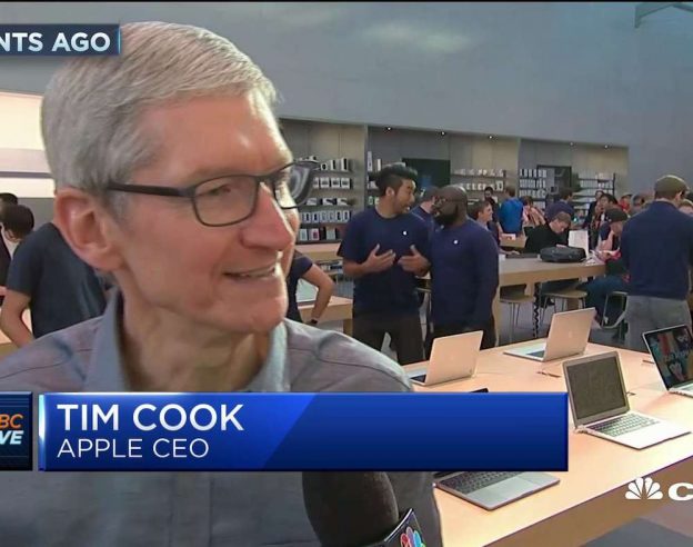 Tim Cook Lancement iPhone 8 Apple Store