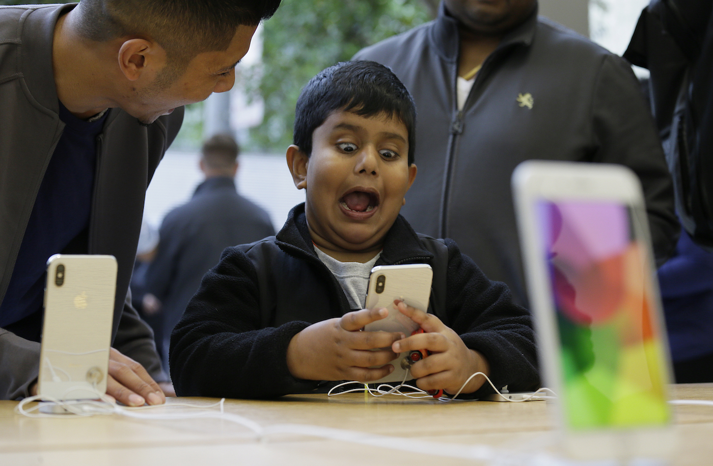 iPhone X Enfant Rire Apple Store Indien