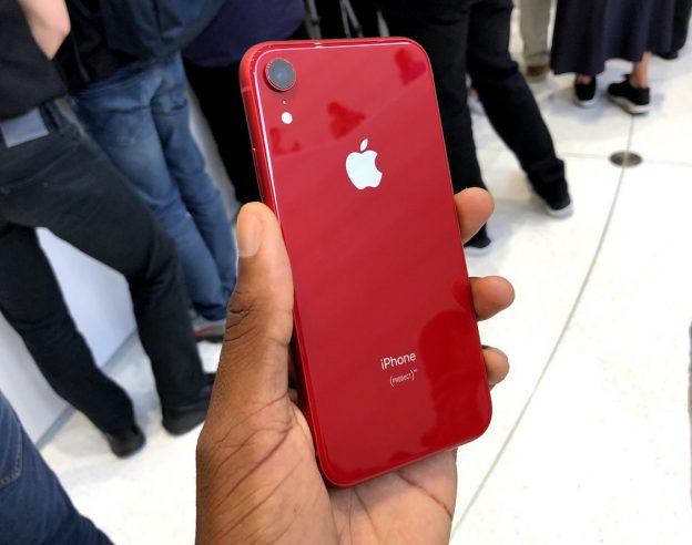 iPhone XR Rouge Arriere Apres Keynote