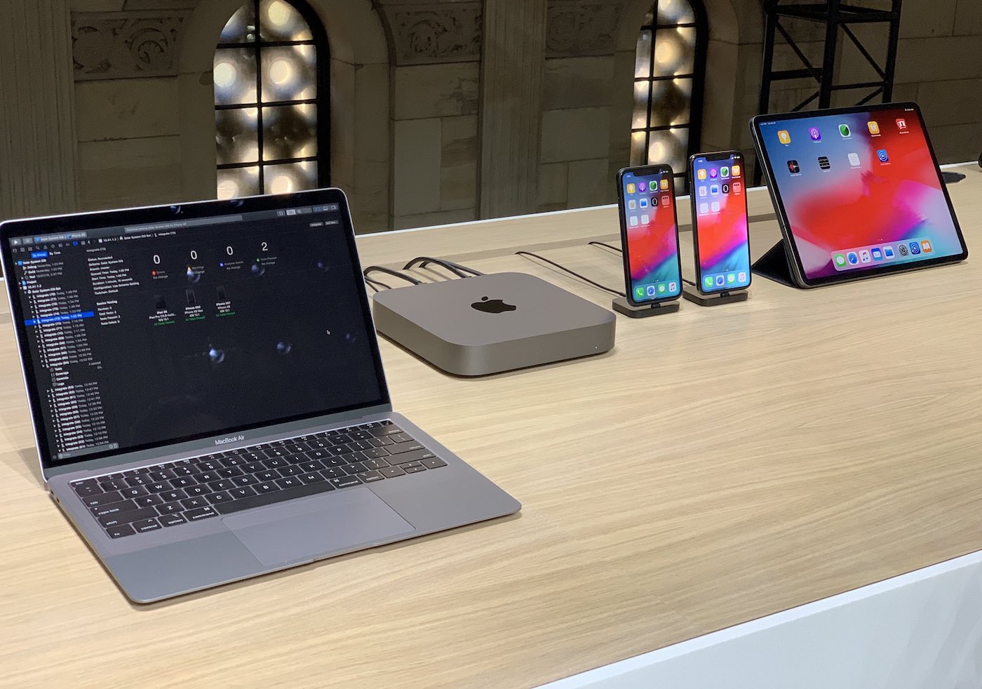 https://static.iphoneaddict.fr/wp-content/uploads/2018/10/MacBook-Air-Retina-2018-vs-Mac-mini-2018-vs-iPad-Pro-2018.jpg