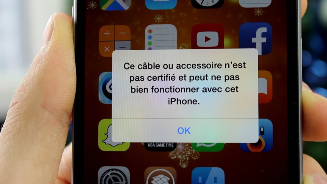 Une femme poursuit Apple pour un chargeur d'iPhone qui ne fonctionne
