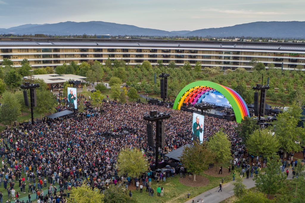 Apple Park : la structure arc-en-ciel a disparu, mais une nouvelle est en préparation