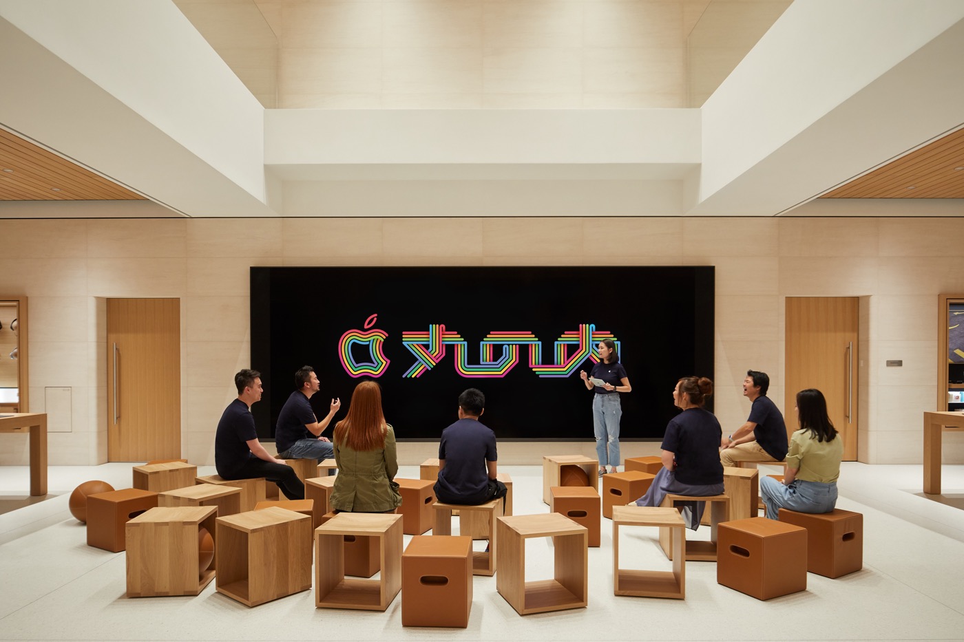 Apple Store Marunouchi Session Today at Apple