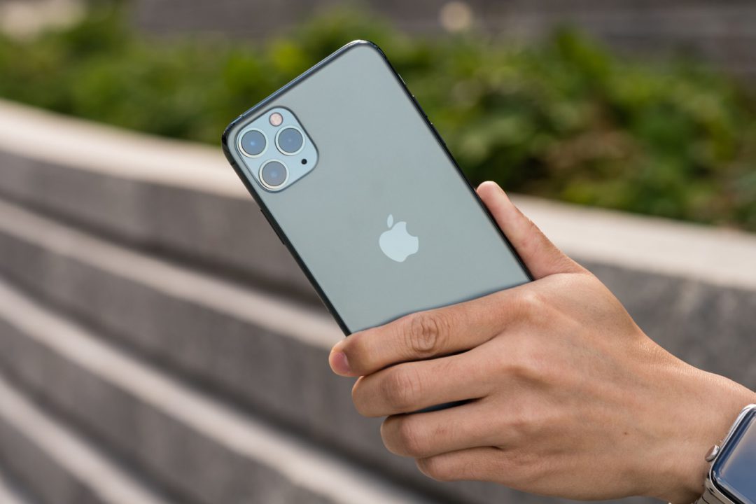 iPhone 11 Pro Prise en Main Arriere Dos