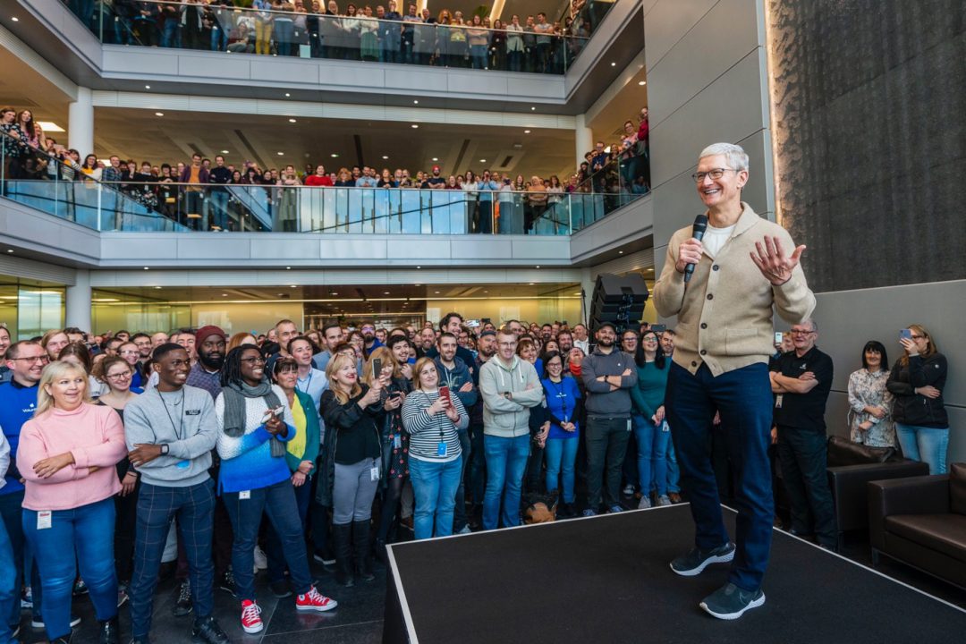 Des employés Apple critiquent le retour imposé au bureau
