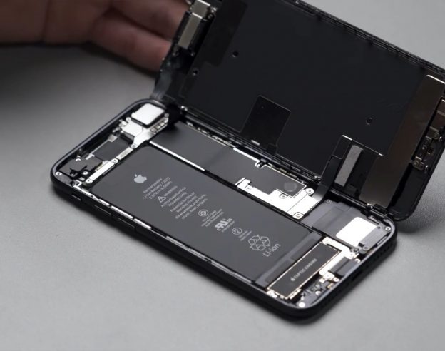 Image iPhone : Apple reporte son projet de carte-mère plus compacte