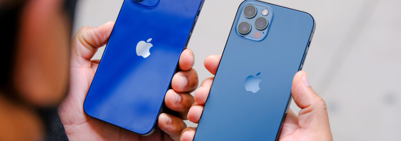 Arriere iPhone 12 Bleu et iPhone 12 Pro Bleu