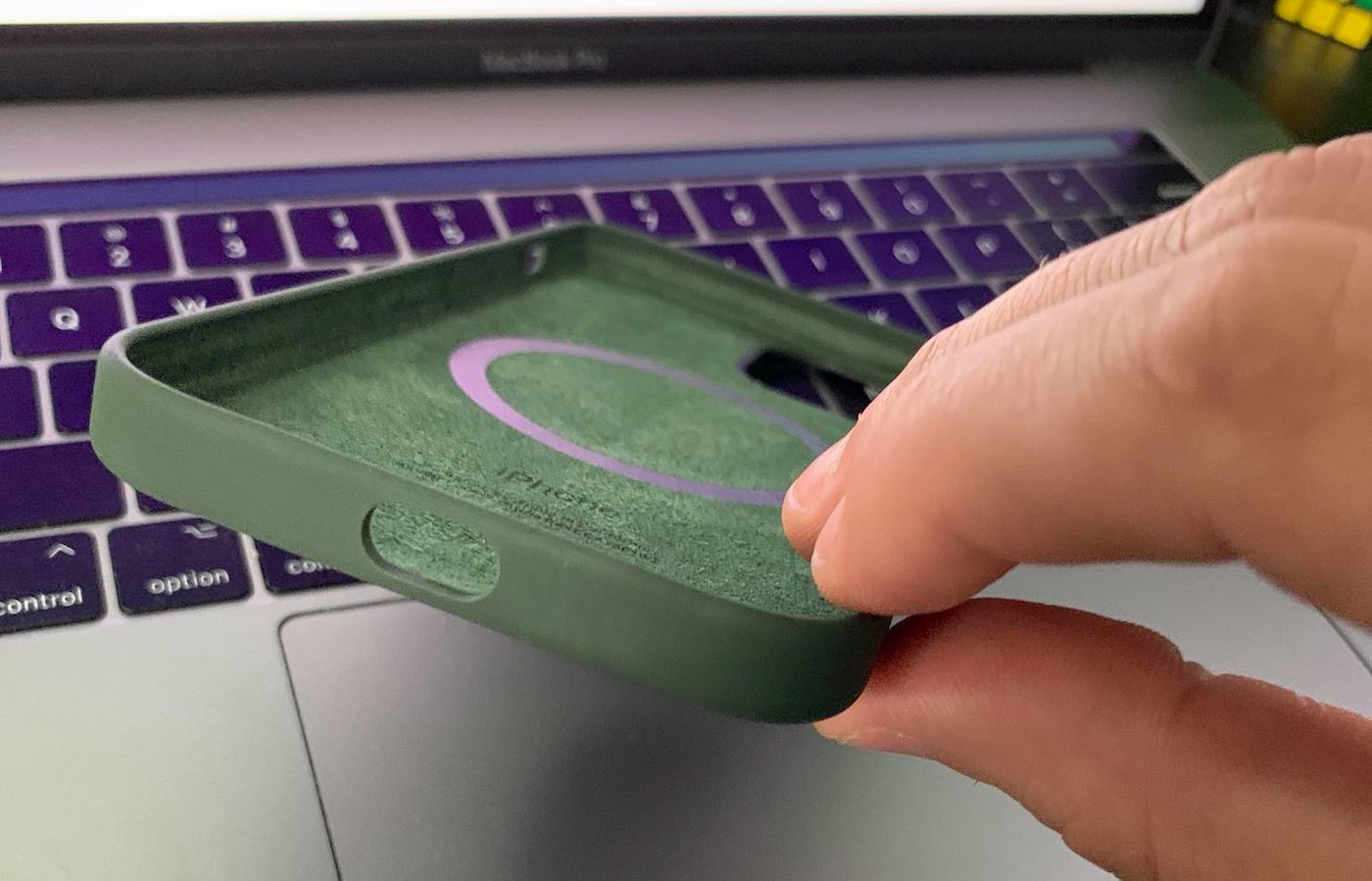 Coque iPhone 12 Sans Trous Haut-Parleurs
