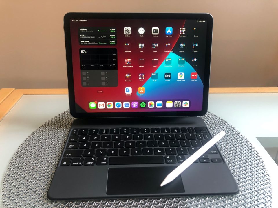 iPad Air 4 et Smart Keyboard et Apple Pencil 2
