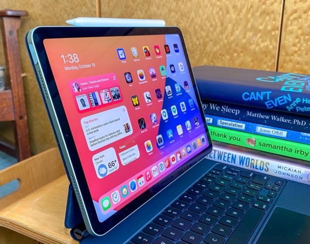 iPad Air 4 et Smart Keyboard et Apple Pencil
