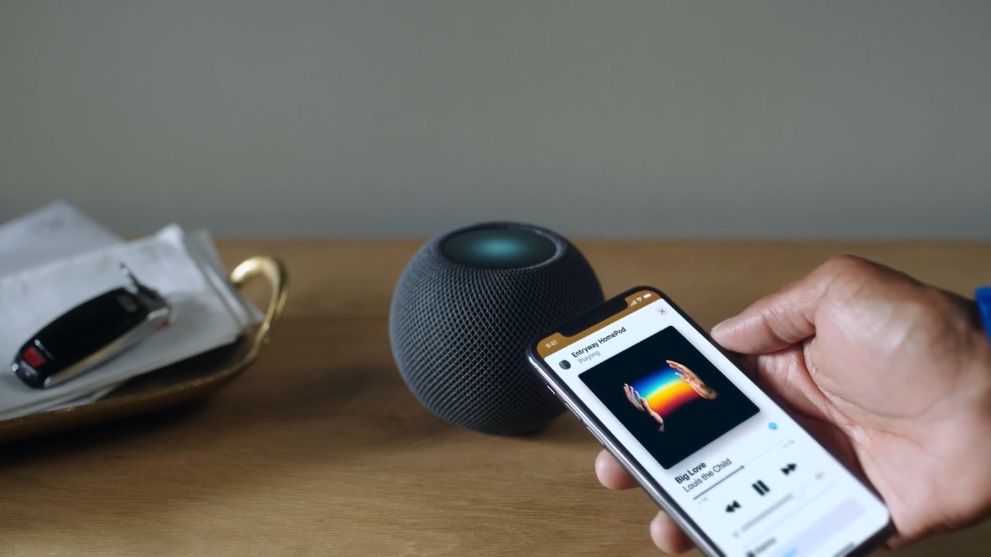 HomePod Mini Noir et iPhone