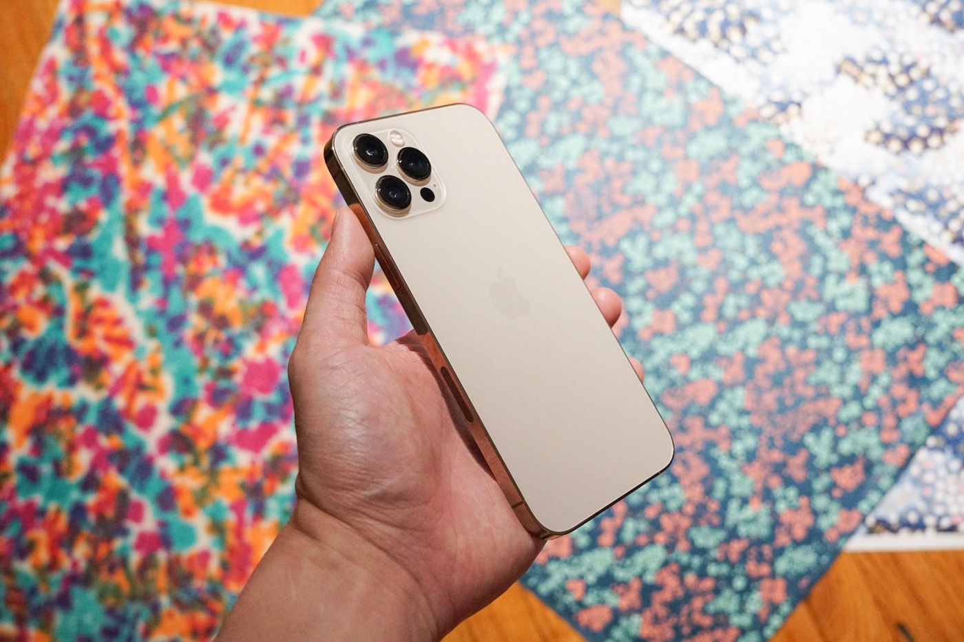 iPhone 12 Pro Max Arriere Prise en Main