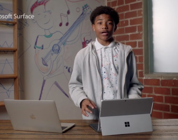 Pub MacBook Pro vs Surface Pro 7