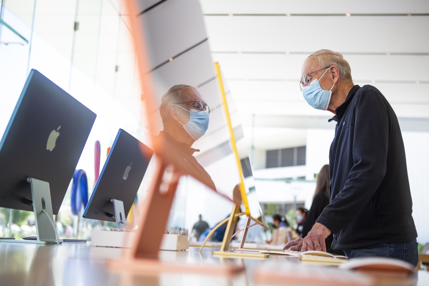 iMac M1 Coloris Apple Store Masque
