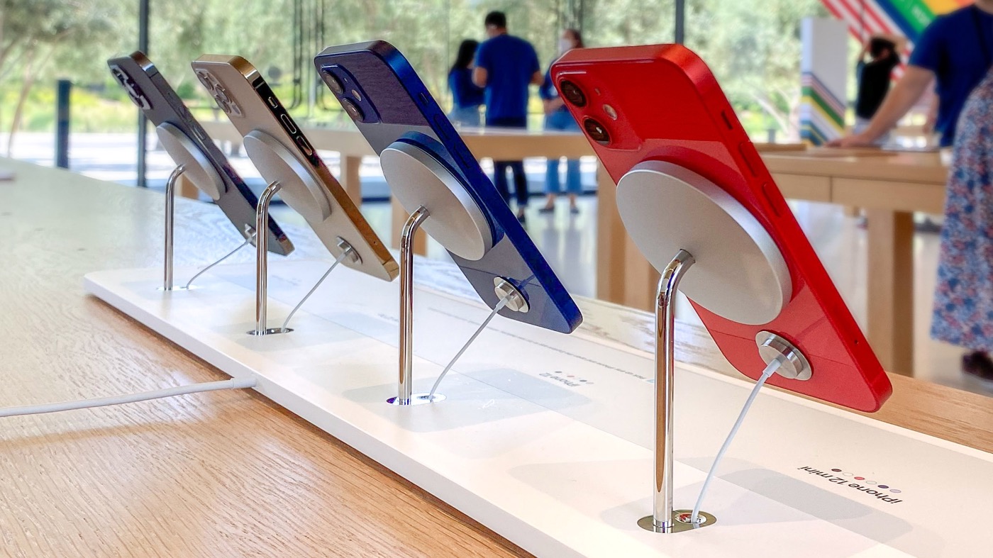 Apple Store Presentoirs MagSafe iPhone 12