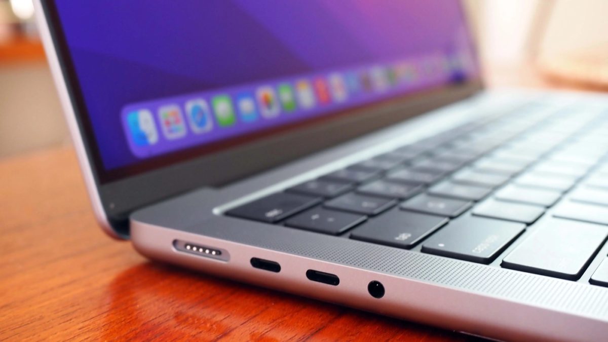 MacBook Pro 2021 Port MagSafe USB-C