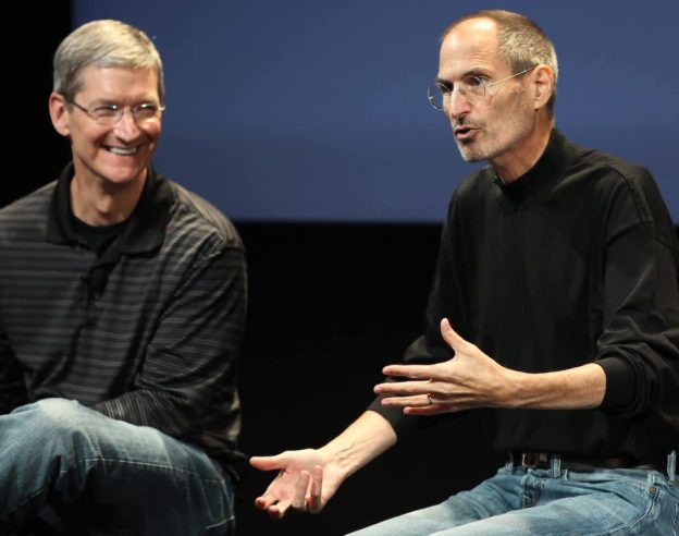 Image Tim Cook rend hommage à Steve Jobs, 11 ans après son décès