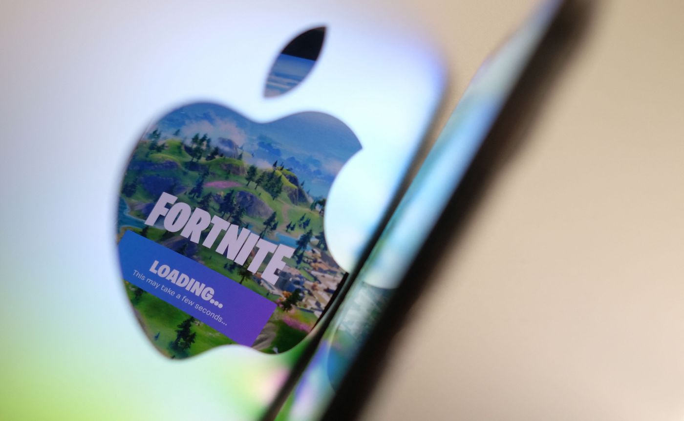 Apple Logo et Fortnite