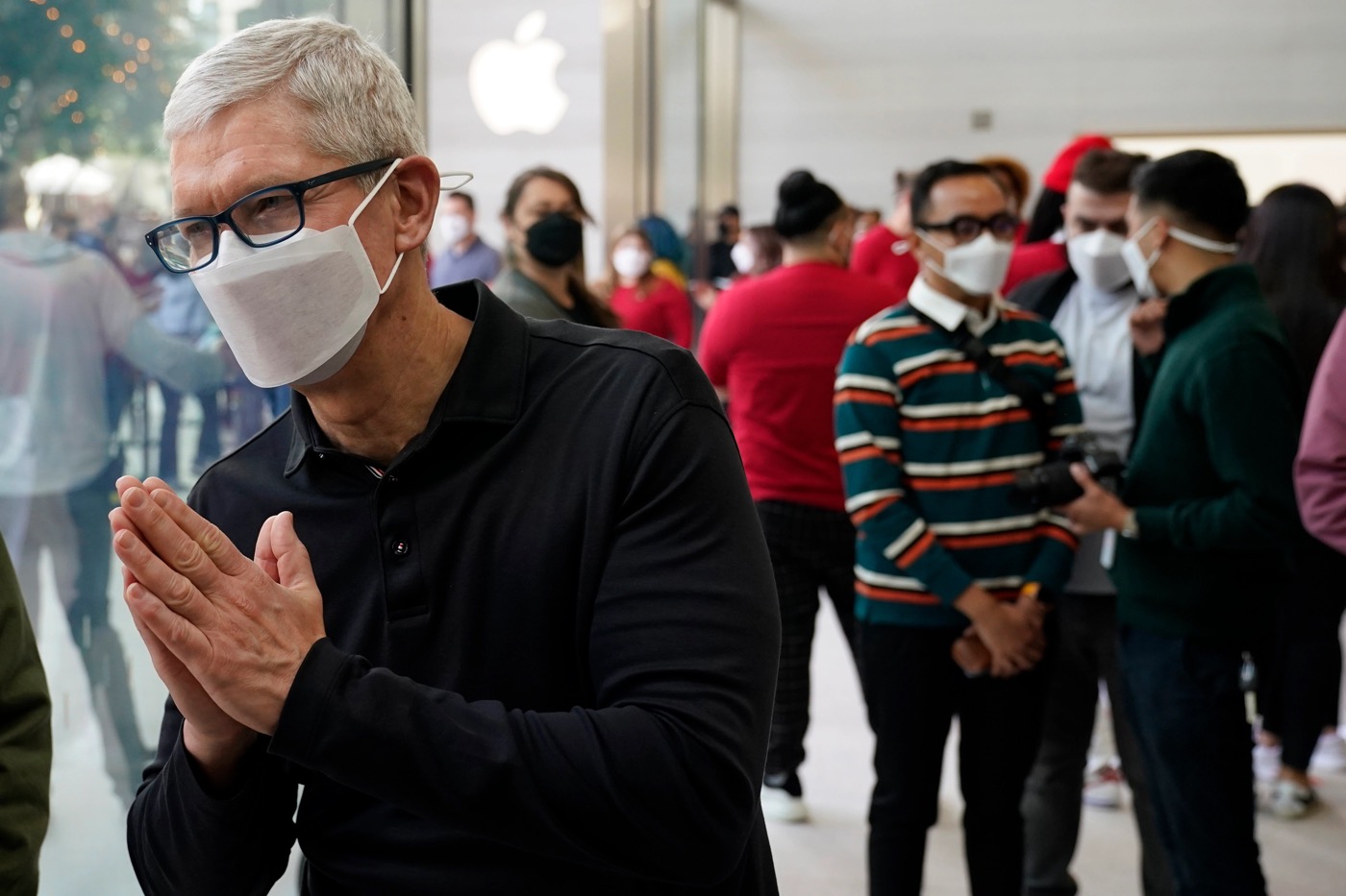 Tim Cook Masque Apple Store