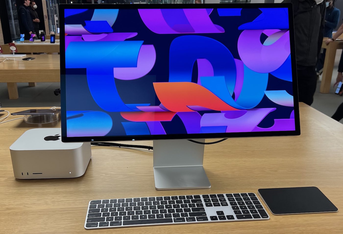 Studio Display Mac Studio Magic Keyboard Noir Magic Trackpad