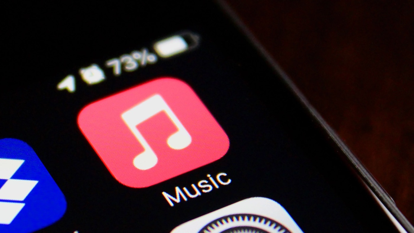 Apple Music subscribers are entitled to “gifts” from artists
