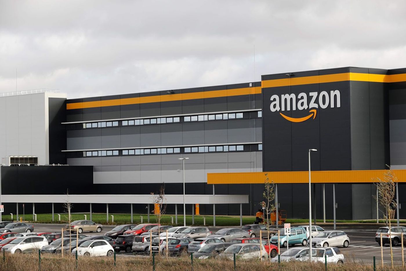 Amazon Logo Depot Centre Distribution