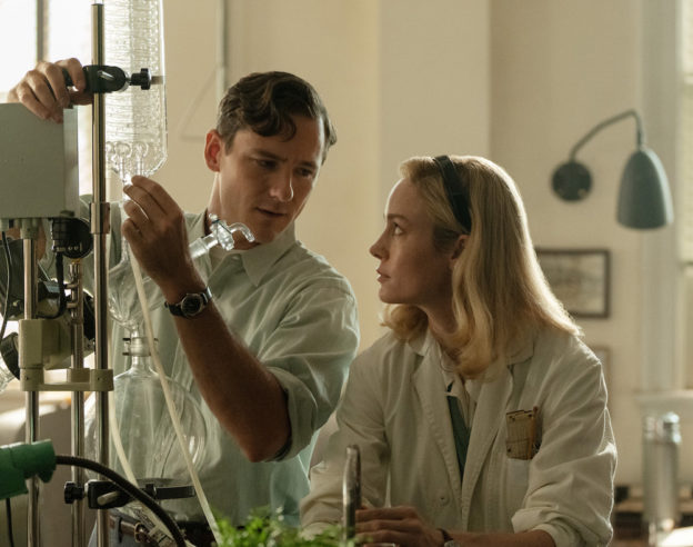 image de l'article Lessons in Chemistry (Apple TV+) : premier aperçu de la série avec Brie Larson