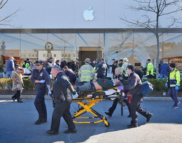 image de l'article Tim Cook a rendu visite aux victimes du drame de l’Apple Store de Boston