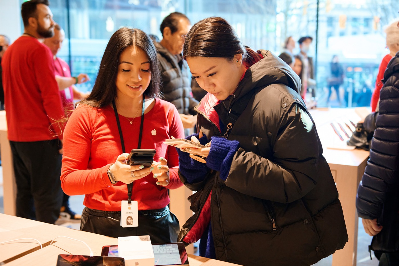Apple Store Vancouver Canada Employe Client