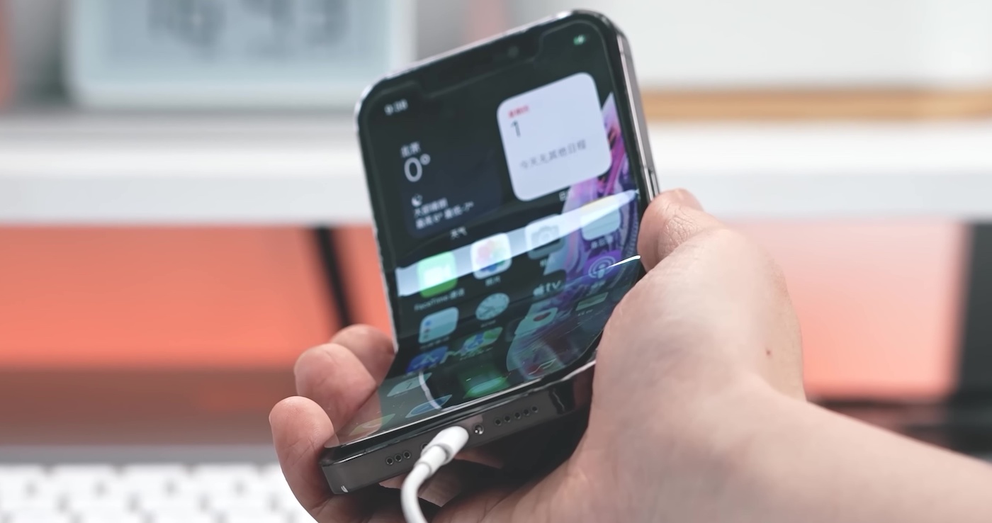 iPhone Pliable Concept