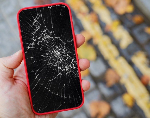image de l'article L’État va proposer un bonus de 25€ pour réparer les écrans de smartphones