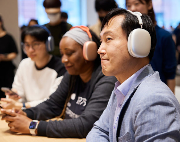 AirPods Max Apple Store Gangnam