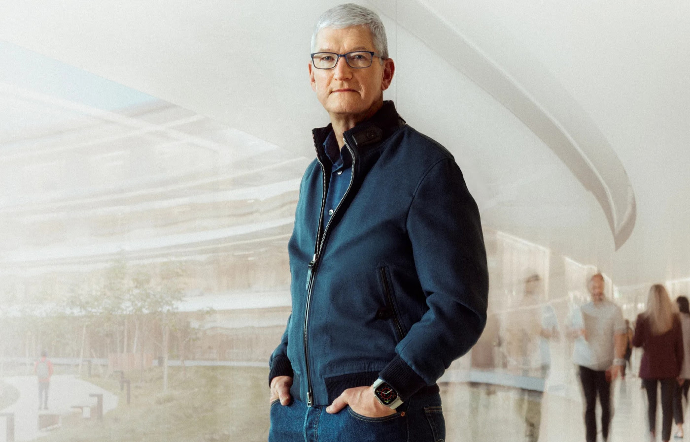 Tim Cook Mains Poches
