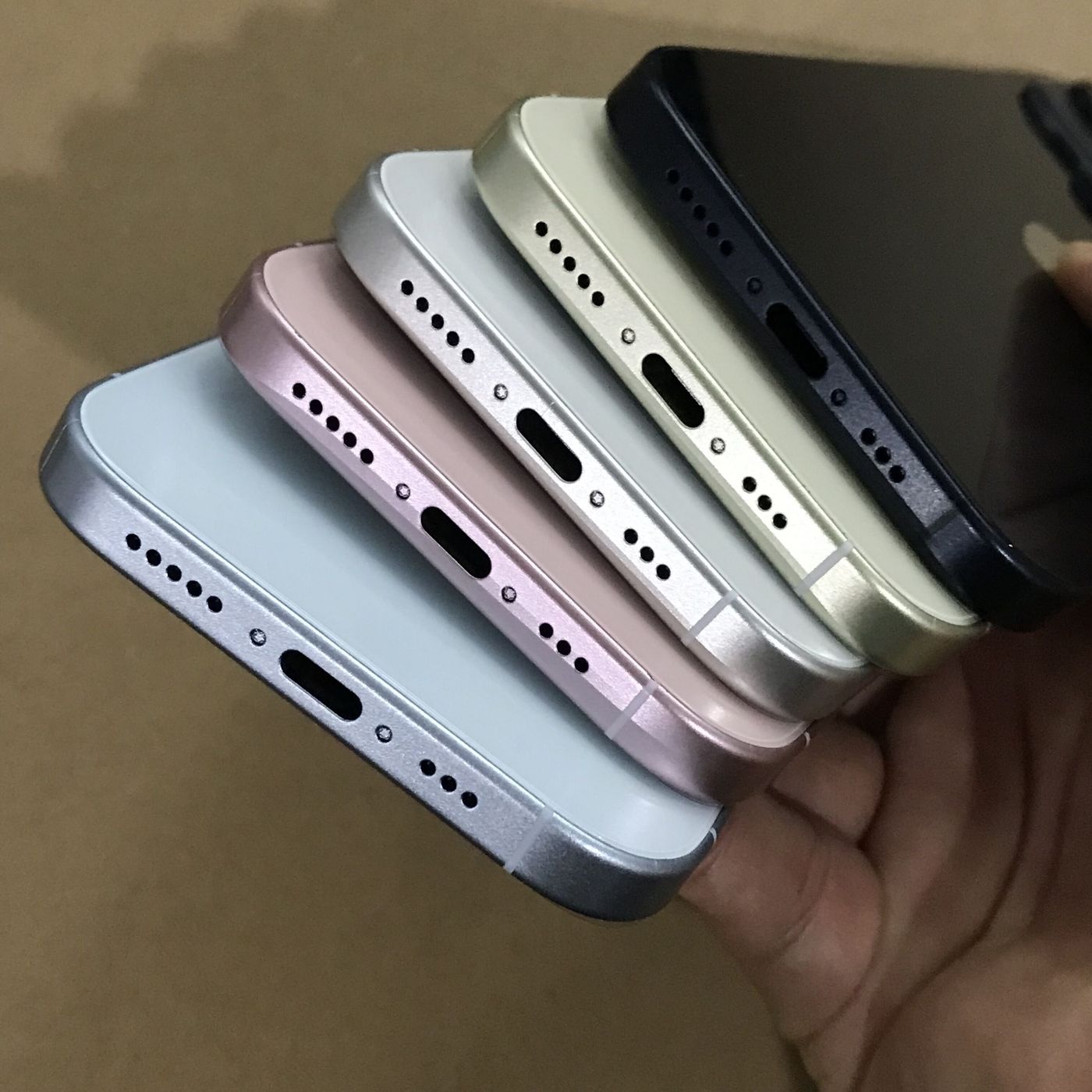 Maquettes iPhone 15 nouveaux coloris